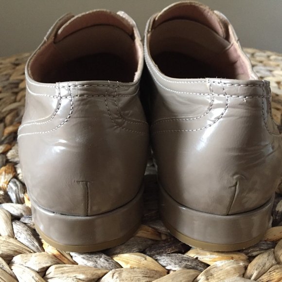 WOMEN'S CLASSIC SHOE - Picture 4 of 4